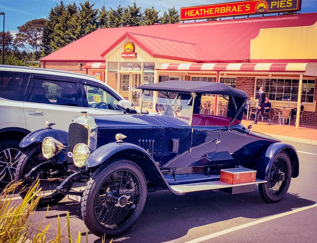 an-iconic-australian-pie-shop-is-opening-on-the-central-coast