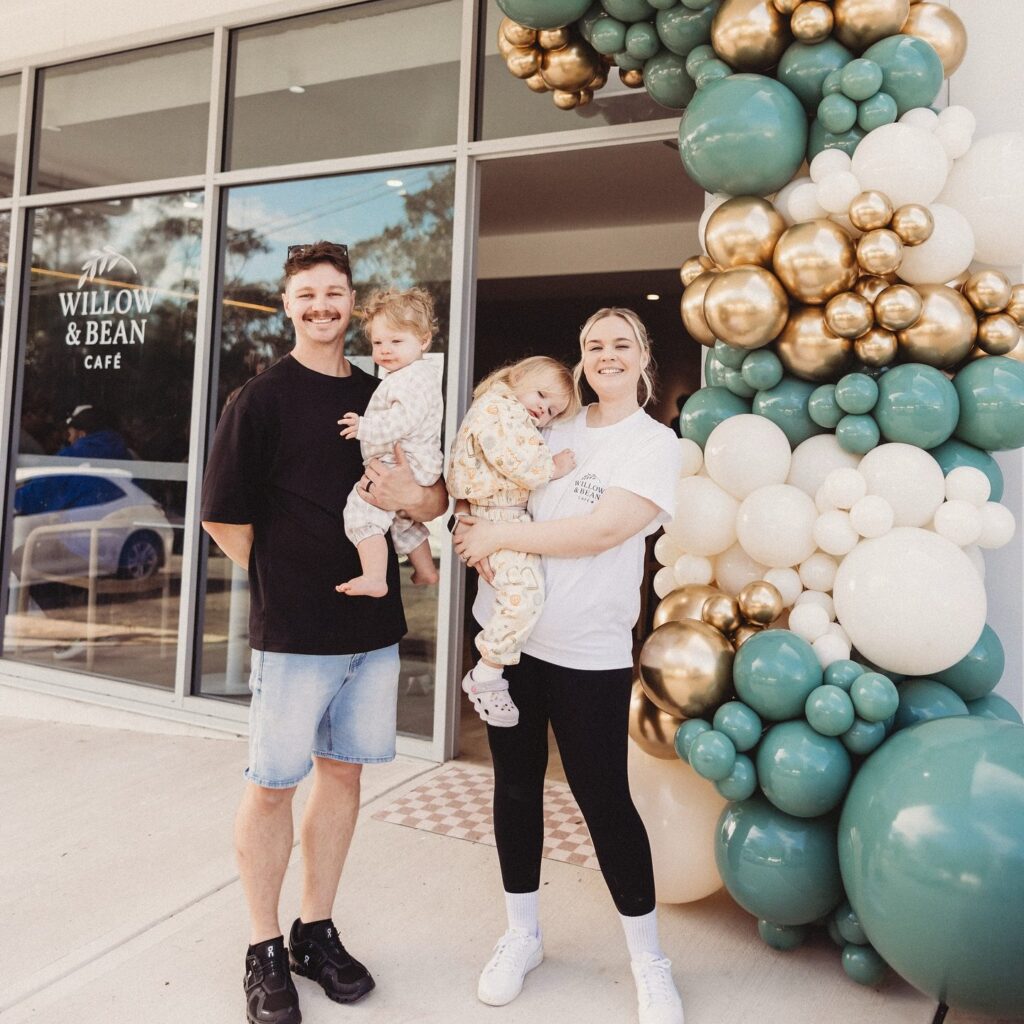 family-friendly cafe bateau bay